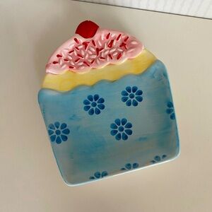 Cupcake designed little dish